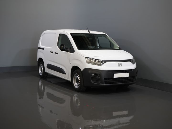 Fiat Doblò Bestelbus 1.5 HDi 100 pk 3 Pers./ CarPlay/ Stoelverw./ Camera/ PDC/ Cruise/ Airco