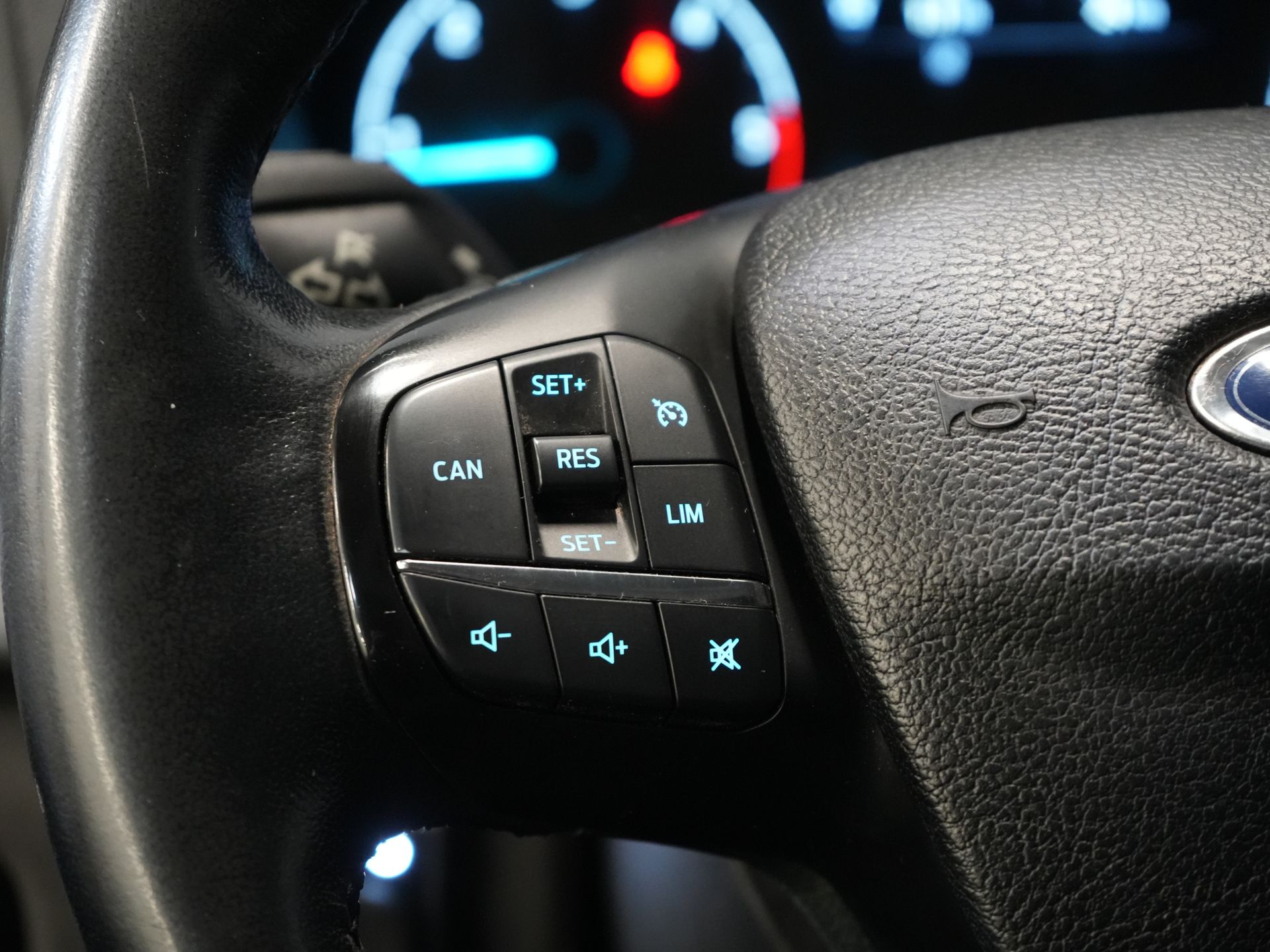 Ford Transit Custom Furgon 2.0 TDCI 130 KM BEZ PODATKU BPM! Sortimo/ Ogrzewanie postojowe/ Podgrzewane fotele/ Carplay/ Kamera/ Nawigacja/ Tempomat