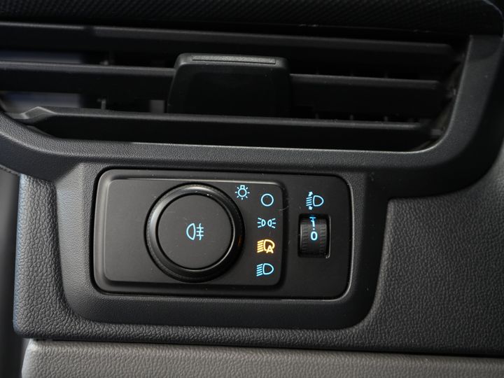Ford Transit Custom Bestelbus 320 2.0 TDCI 136 pk Aut. L2 Trend BPM VRIJ! Garantie 3-28'/ LED/ Adapt.Cruise/ 2.7t Trekverm./ Carplay/ Camera/ Trekhaak