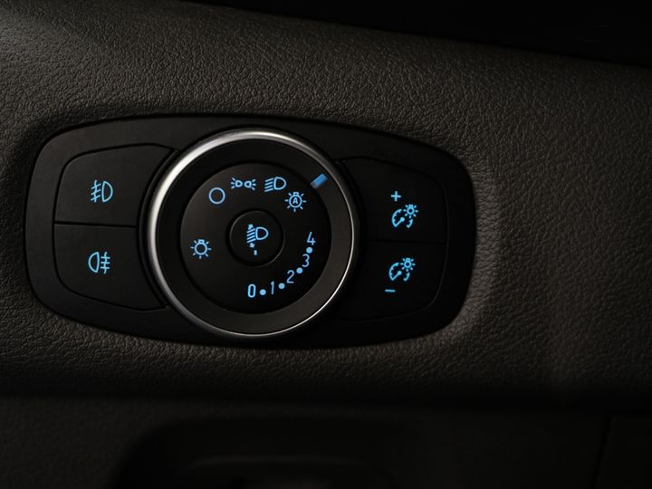 Ford Transit Custom Van 2.0 TDCI 130 к.с. Aut. L2 Trend BPM БЕЗКОШТОВНО! DC Double Cab 2x Розсувні двері / Шкіра / Elek.Seat / Решітка радіатора / Підігрів сидінь / Навігатор / Carpla