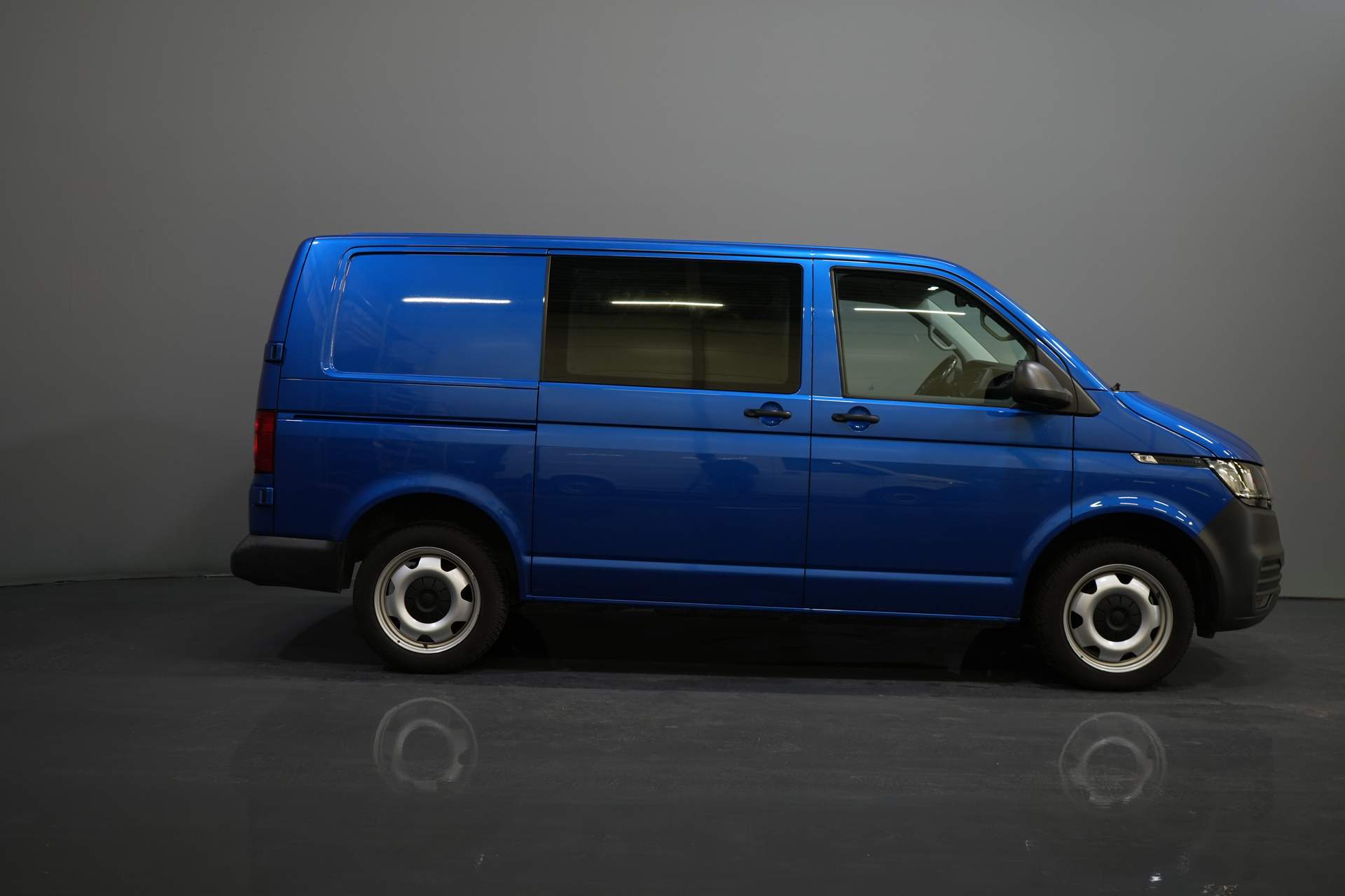 Volkswagen Transporter Van T6.1 2.0 TDI 150 hp DSG Aut. DEMO BPM FREE! Anpassen. Cruise/ Sitzheizung/ Carplay