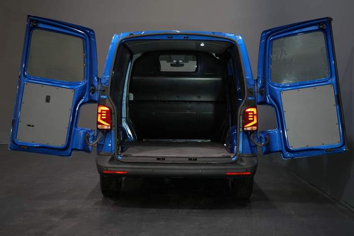Volkswagen Transporter Van T6.1 2.0 TDI 150 hp DSG Aut. DEMO BPM FREE! Anpassen. Cruise/ Sitzheizung/ Carplay