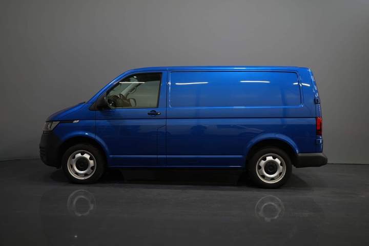 Volkswagen Transporter Van T6.1 2.0 TDI 150 hp DSG Aut. DEMO BPM FREE! Anpassen. Cruise/ Sitzheizung/ Carplay