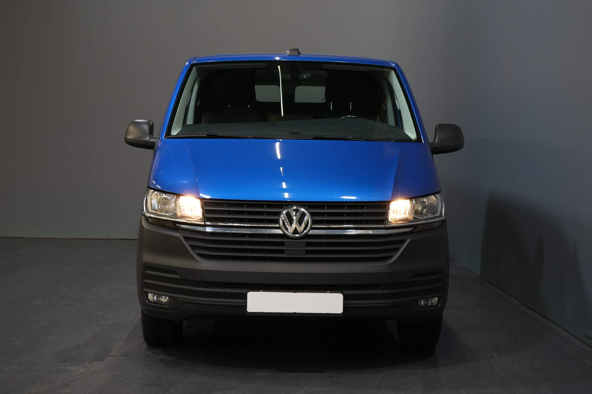 Volkswagen Transporter Van T6.1 2.0 TDI 150 hp DSG Aut. DEMO BPM FREE! Anpassen. Cruise/ Sitzheizung/ Carplay