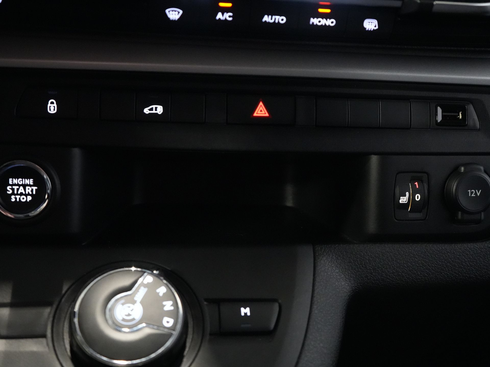 Fiat Scudo Van 2.0 MJ 145 CP Aut. L3 BPM GRATUIT! Adapt.Cruise/ 2xUși glisante/ Încălzire stand/ Încălzire scaune/ Climă/ Carplay/ Keyless/ Cameră/ PDC/ Nav