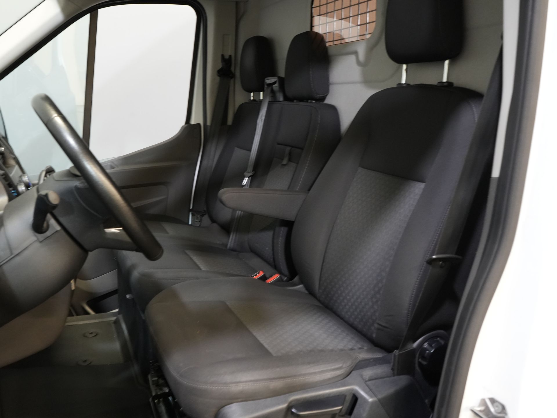 Ford Transit Van 2.0 TDCI 170 CP L4H3 Trend RWD Jumbo 270Gr.Doors/ Airco/ Cruise/ DAB/ PDC/ Towbar