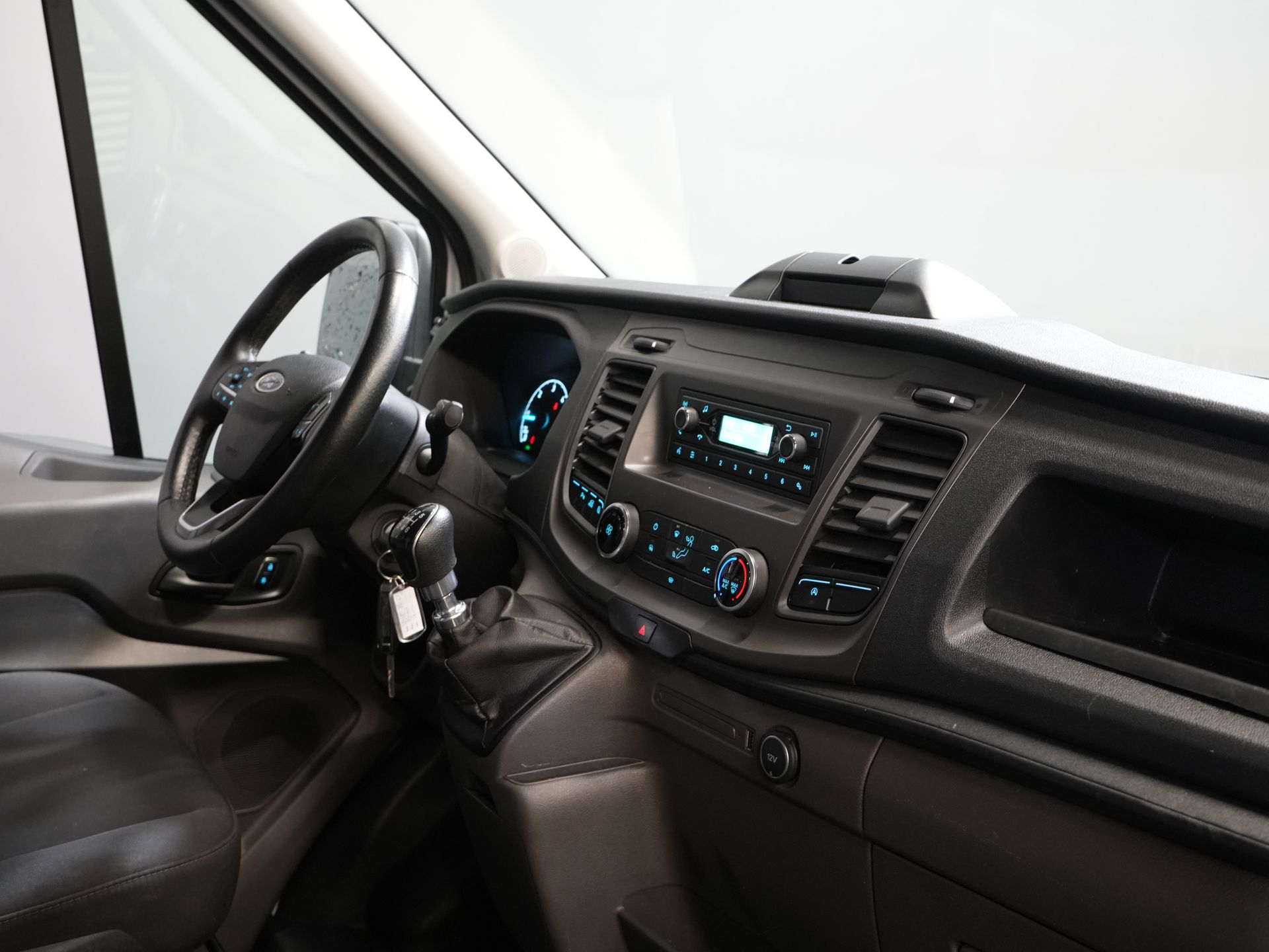 Ford Transit Van 2.0 TDCI 170 CP L4H3 Trend RWD Jumbo 270Gr.Doors/ Airco/ Cruise/ DAB/ PDC/ Towbar