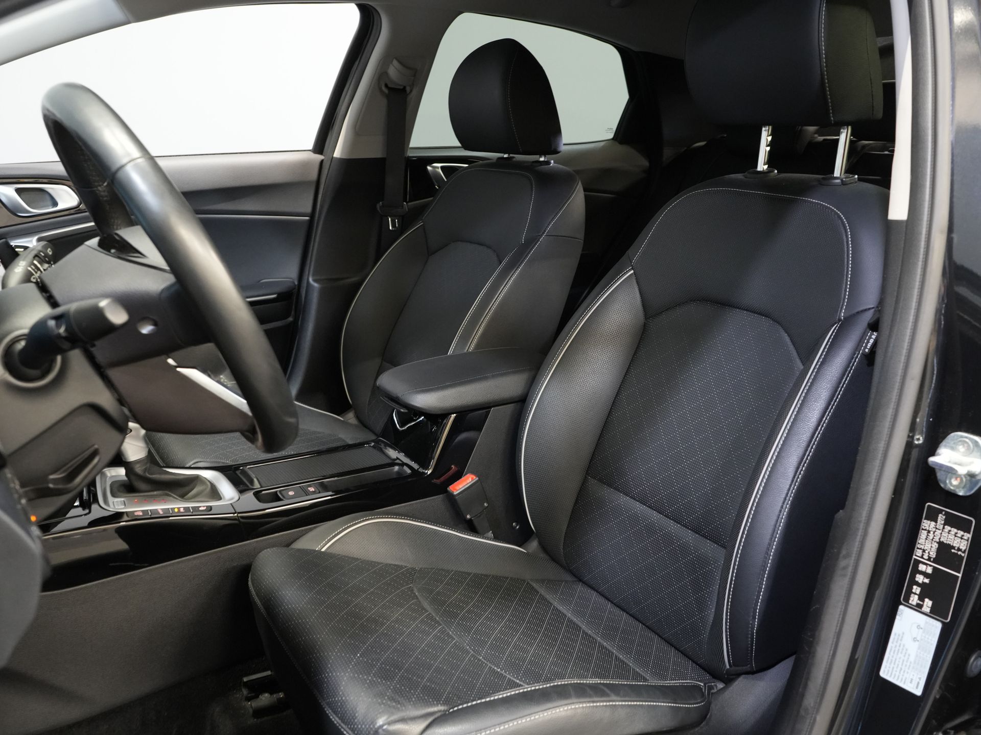 Kia Xceed SUV 1.6 GDi PHEV Executive Line Virtual Cockpit/ Pano/ Adapt.Cruise/ LED/ Skóra/ Elektryczna klapa/ Pamięć/ Nawigacja/ Carplay/ Podgrzewane fotele/ Kamera