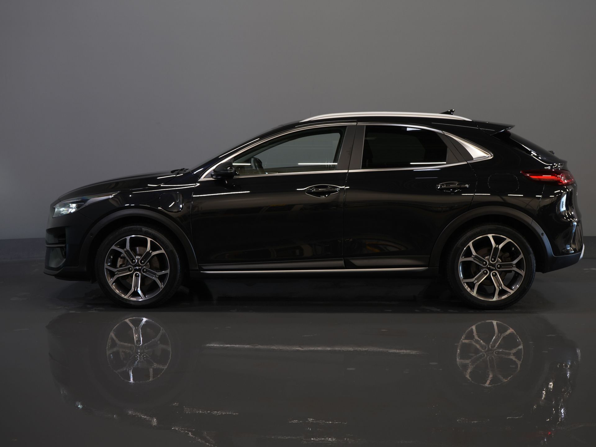 Kia Xceed SUV 1.6 GDi PHEV Executive Line Virtual Cockpit/ Pano/ Adapt.Cruise/ LED/ Skóra/ Elektryczna klapa/ Pamięć/ Nawigacja/ Carplay/ Podgrzewane fotele/ Kamera