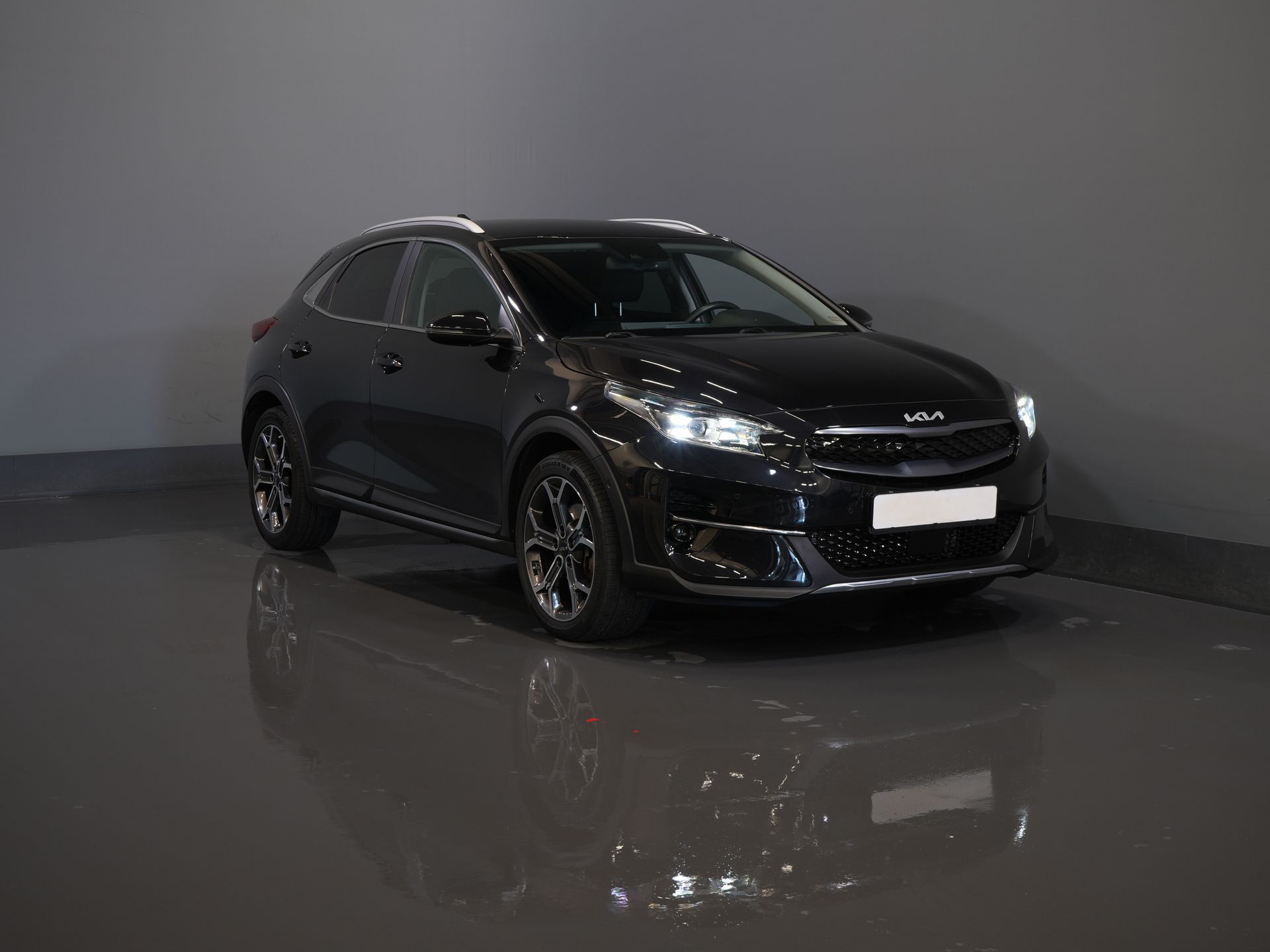 Kia Xceed SUV 1.6 GDi PHEV Executive Line Virtual Cockpit/ Pano/ Adapt.Cruise/ LED/ Skóra/ Elektryczna klapa/ Pamięć/ Nawigacja/ Carplay/ Podgrzewane fotele/ Kamera