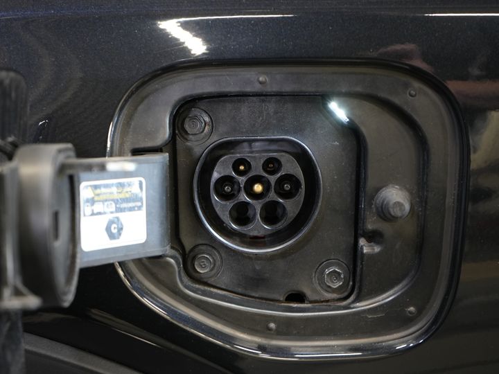 Kia Xceed SUV 1.6 GDi PHEV Executive Line Virtual Cockpit/ Pano/ Adapt.Cruise/ LED/ Skóra/ Elektryczna klapa/ Pamięć/ Nawigacja/ Carplay/ Podgrzewane fotele/ Kamera