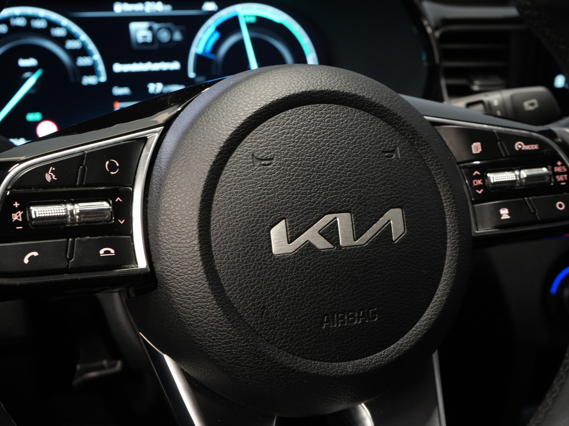 Kia Xceed SUV 1.6 GDi PHEV Executive Line Virtual Cockpit/ Pano/ Adapt.Cruise/ LED/ Skóra/ Elektryczna klapa/ Pamięć/ Nawigacja/ Carplay/ Podgrzewane fotele/ Kamera