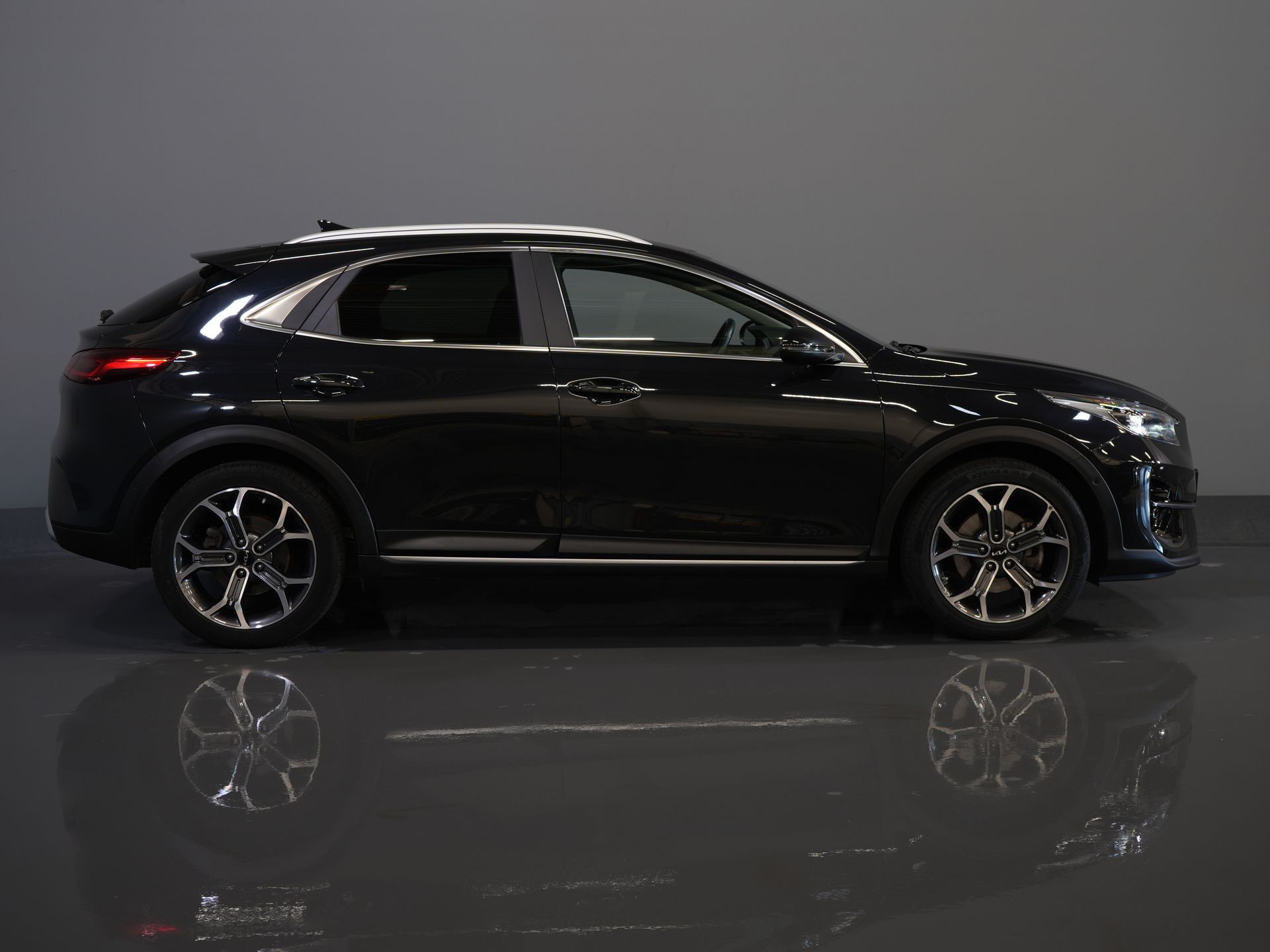 Kia Xceed SUV 1.6 GDi PHEV Executive Line Virtual Cockpit/ Pano/ Adapt.Cruise/ LED/ Skóra/ Elektryczna klapa/ Pamięć/ Nawigacja/ Carplay/ Podgrzewane fotele/ Kamera