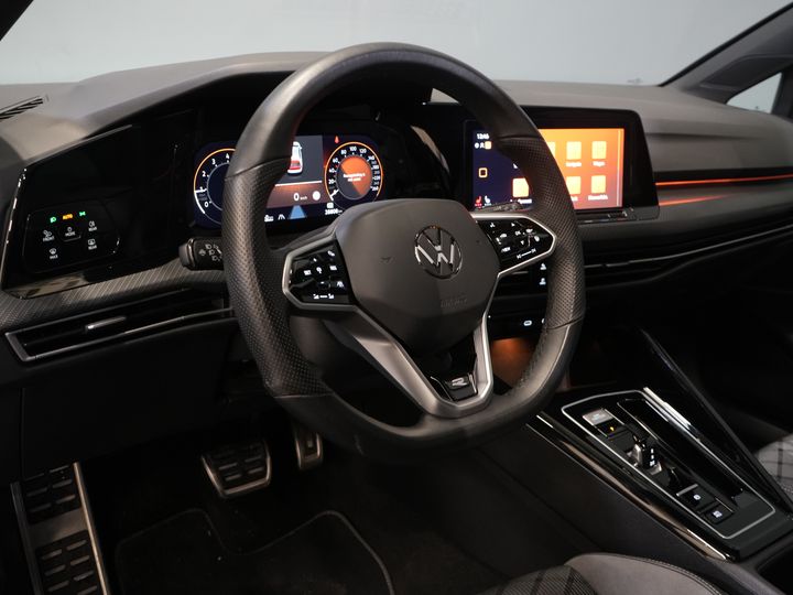 Volkswagen Golf Хетчбек 1.5 eTSI 150 к.с. R-Line (DEMO) NL Авто/ Панорамний/ Адапт.круїз/ Світлодіоди/ Black Pack/ Віртуальний кокпіт/ Кермо/ Carplay/ Seatverw./ Am
