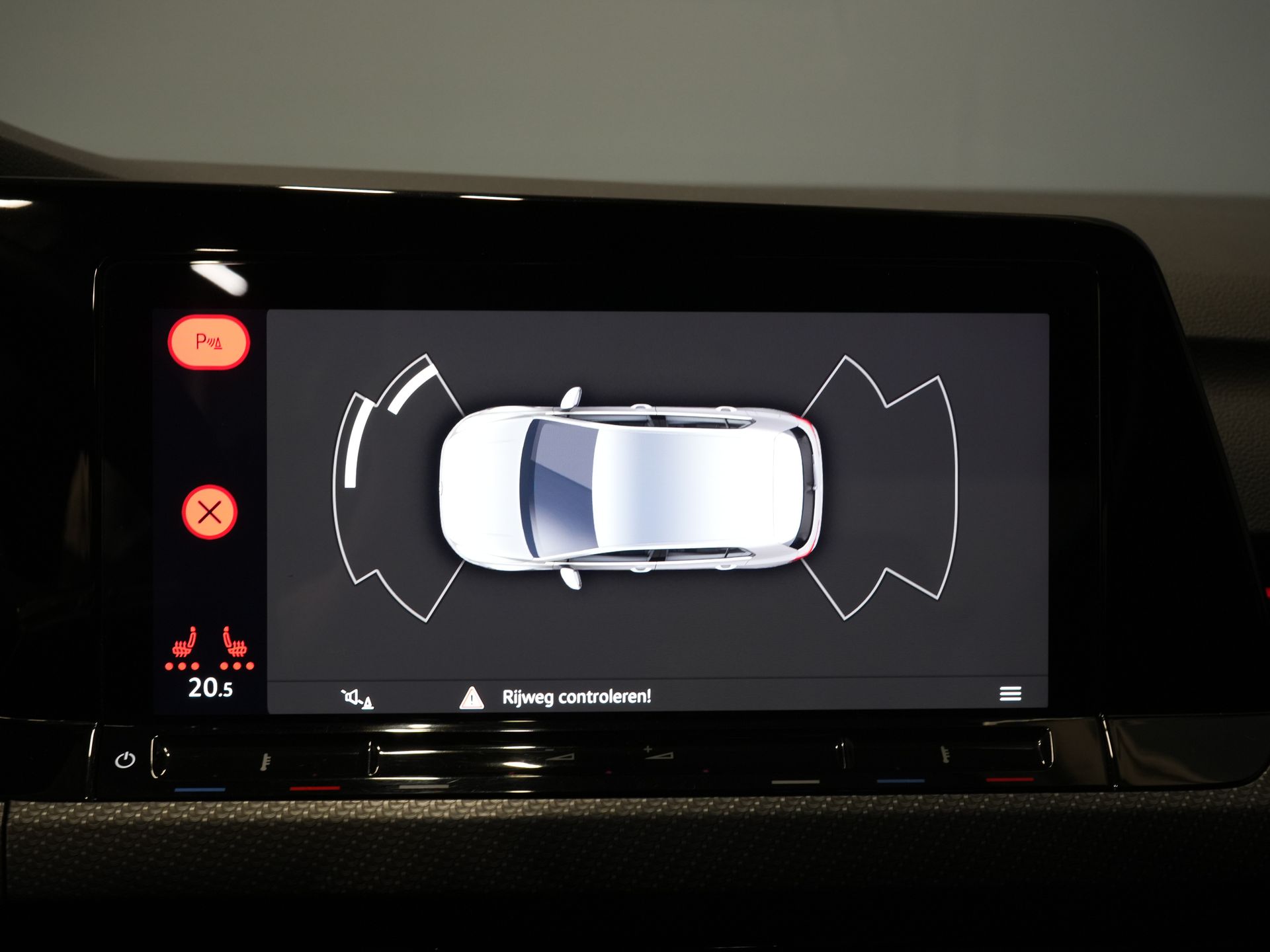 Volkswagen Golf Хетчбек 1.5 eTSI 150 к.с. R-Line (DEMO) NL Авто/ Панорамний/ Адапт.круїз/ Світлодіоди/ Black Pack/ Віртуальний кокпіт/ Кермо/ Carplay/ Seatverw./ Am