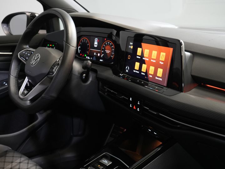 Volkswagen Golf Хетчбек 1.5 eTSI 150 к.с. R-Line (DEMO) NL Авто/ Панорамний/ Адапт.круїз/ Світлодіоди/ Black Pack/ Віртуальний кокпіт/ Кермо/ Carplay/ Seatverw./ Am