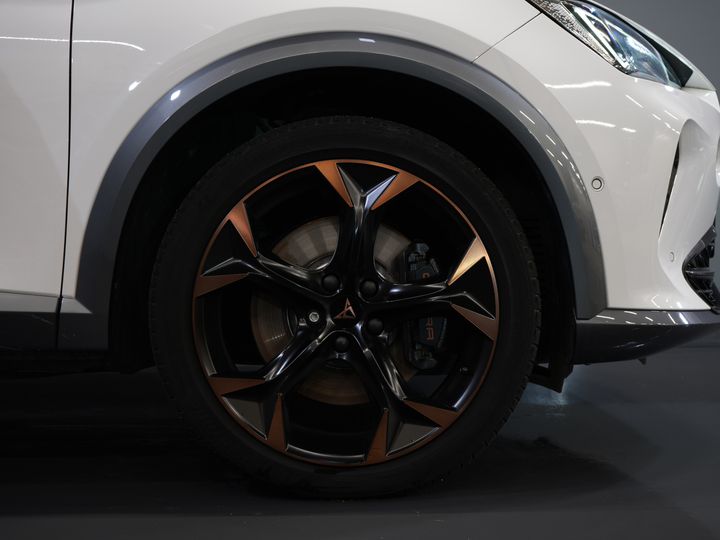 CUPRA Formentor SUV 1.4 e-Hybrid 245 pk VZ Performance Matrix/ Pano/ Adapt.Cruise/ Elek.Trekhaak/ Mem.Stoel/ Leder/ Navi/ Stoelverw./ Stuurverw./ Cl