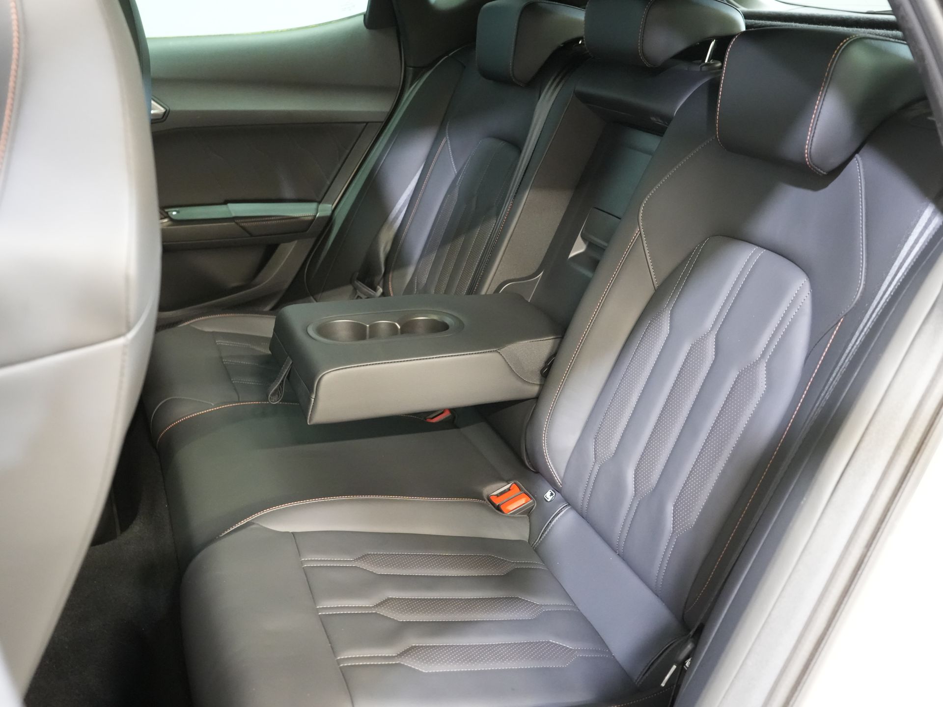 CUPRA Formentor SUV 1.4 e-Hybrid 245 pk VZ Performance Matrix/ Pano/ Adapt.Cruise/ Elek.Trekhaak/ Mem.Stoel/ Leder/ Navi/ Stoelverw./ Stuurverw./ Cl