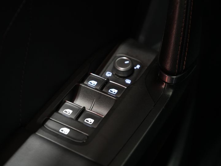 CUPRA Formentor SUV 1.4 e-Hybrid 245 pk VZ Performance Matrix/ Pano/ Adapt.Cruise/ Elek.Trekhaak/ Mem.Stoel/ Leder/ Navi/ Stoelverw./ Stuurverw./ Cl