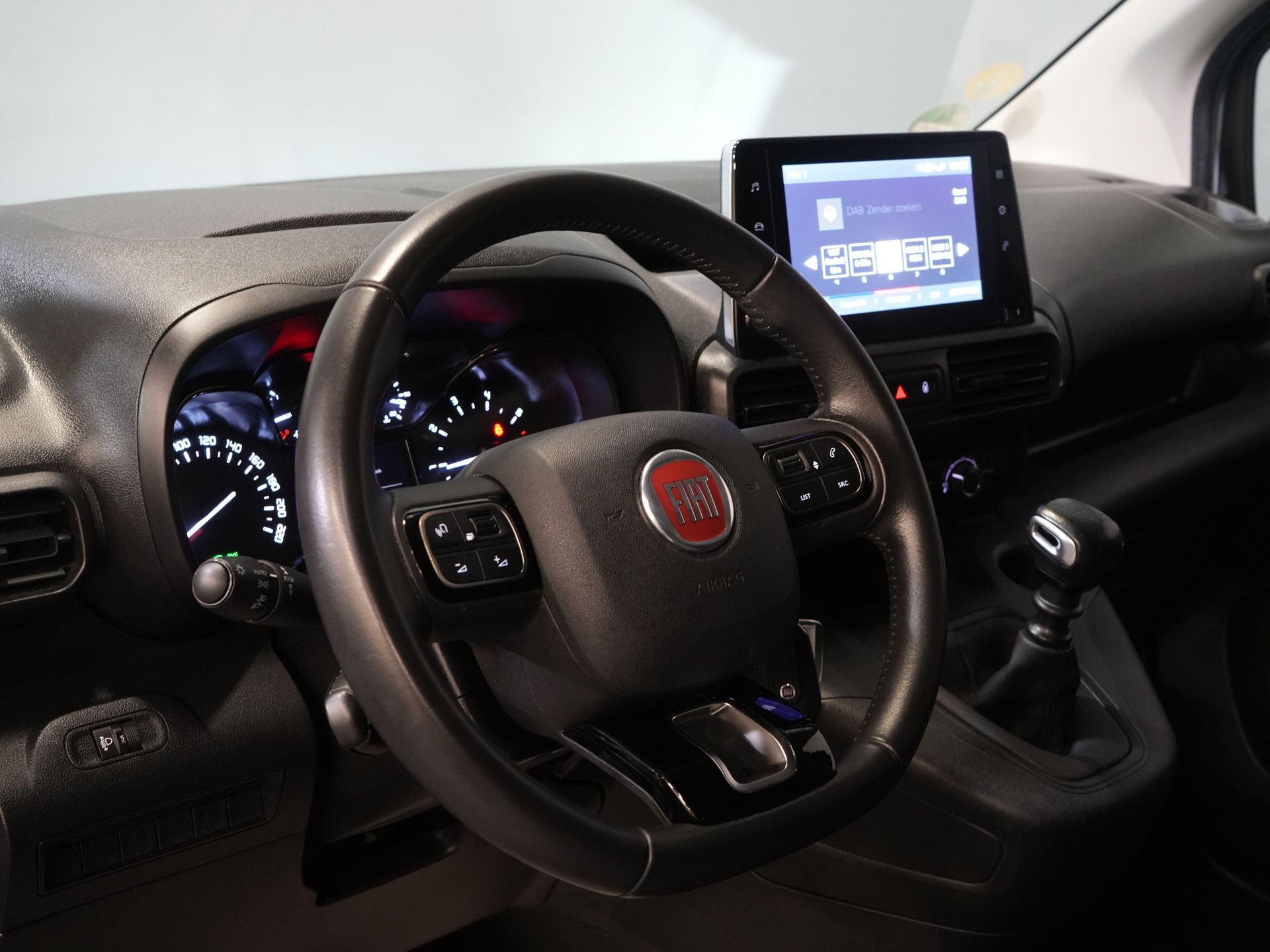 Fiat Doblò Van 1.5D 130 hp L2 Belt.V/ CarPlay/ Navi/ Kamera/ PDC/ LMV/ Cruise/ Airco