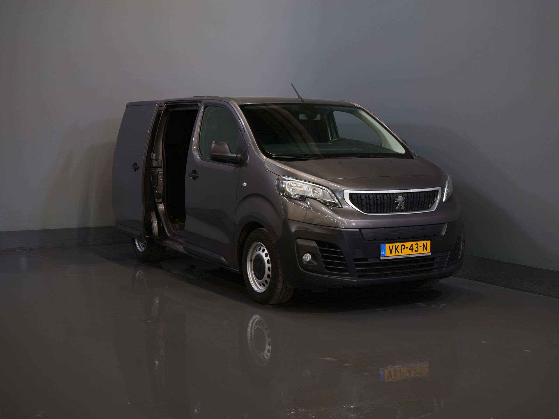 Peugeot e-Expert Bestelbus Premium 50 kWh 230 km WLTP Snellader/ Elek.dakventilator/ Navi/ Carplay/ Camera/ PDC/ Cruise/ Airco