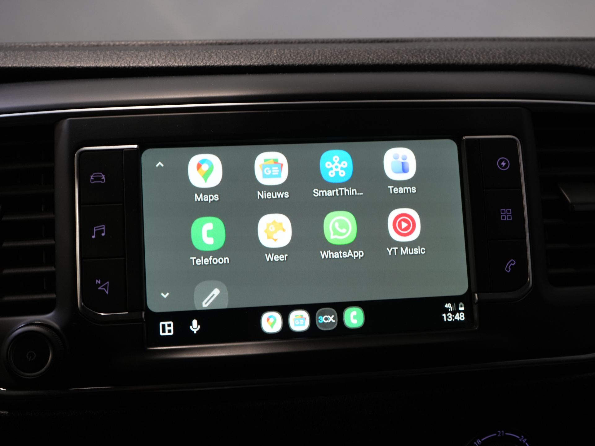 Peugeot e-Expert Bestelbus Premium 50 kWh 230 km WLTP Snellader/ Elek.dakventilator/ Navi/ Carplay/ Camera/ PDC/ Cruise/ Airco