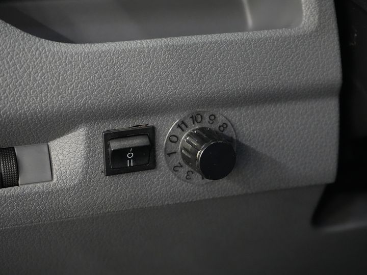 Peugeot e-Expert Bestelbus Premium 50 kWh 230 km WLTP Snellader/ Elek.dakventilator/ Navi/ Carplay/ Camera/ PDC/ Cruise/ Airco