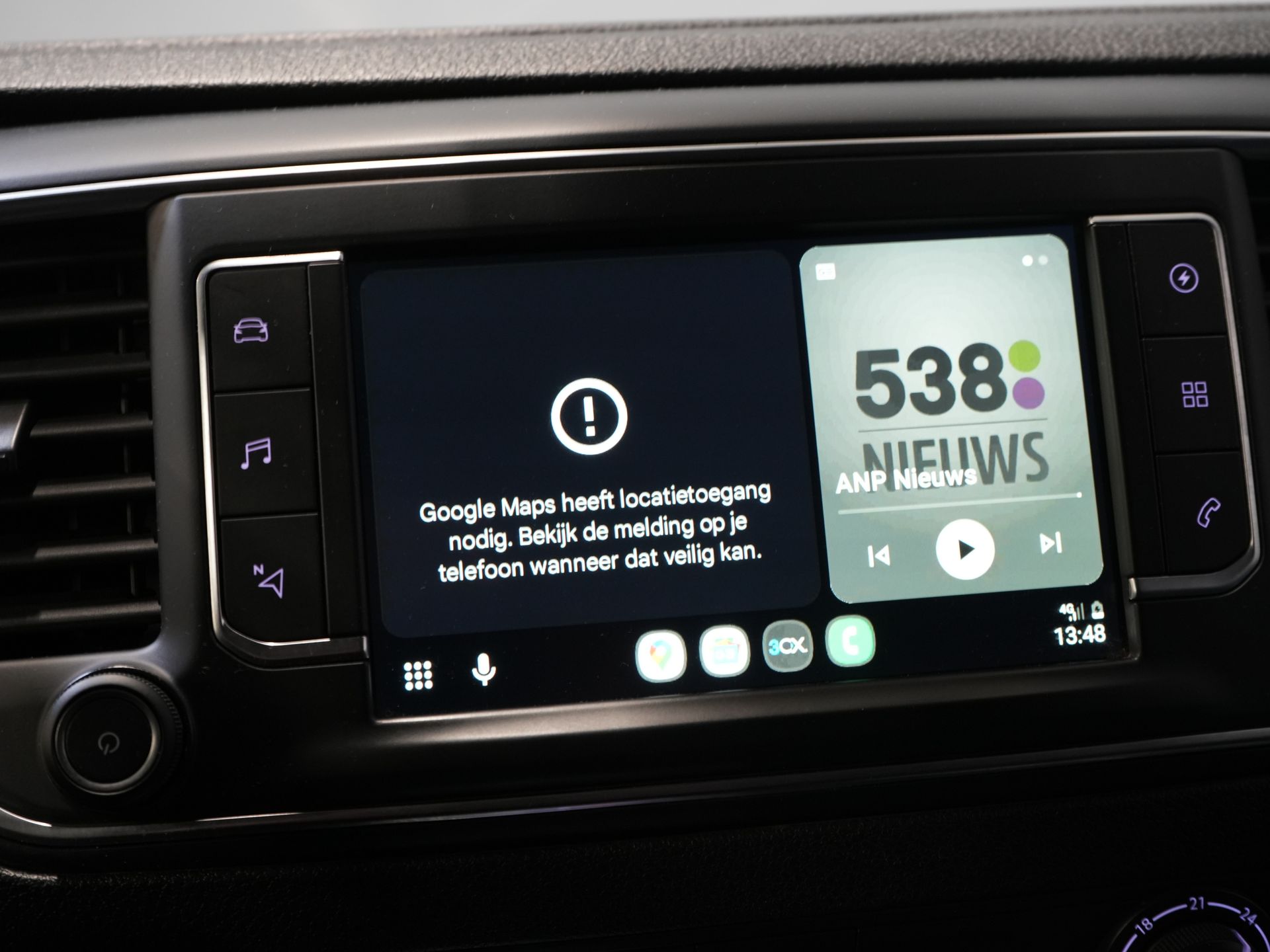 Peugeot e-Expert Bestelbus Premium 50 kWh 230 km WLTP Snellader/ Elek.dakventilator/ Navi/ Carplay/ Camera/ PDC/ Cruise/ Airco