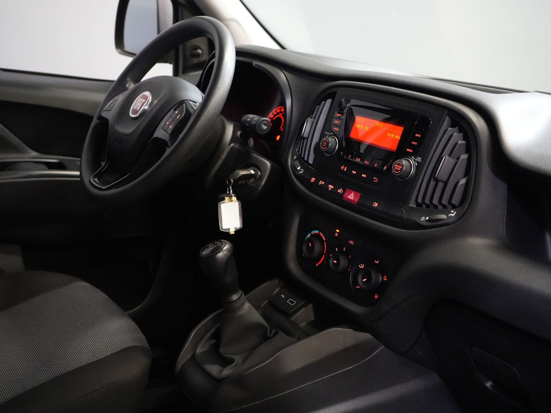 Fiat Dobló Cargo Bestelbus 1.3 MJ BPM VRIJ! 7x Voorraad NL Auto/ Airco/ Bluetooth/ Betimmering