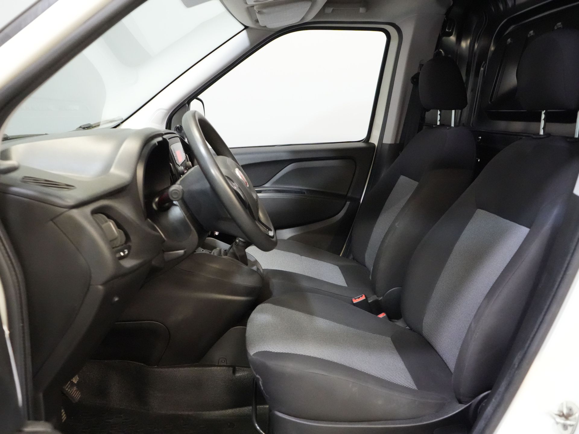 Fiat Dobló Cargo Bestelbus 1.3 MJ BPM VRIJ! 7x Voorraad NL Auto/ Airco/ Bluetooth/ Betimmering