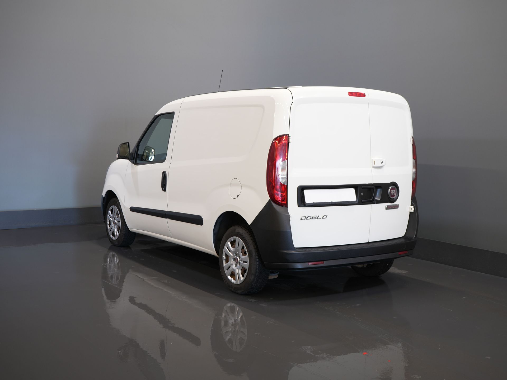 Fiat Dobló Cargo Bestelbus 1.3 MJ BPM VRIJ! 7x Voorraad NL Auto/ Airco/ Bluetooth/ Betimmering