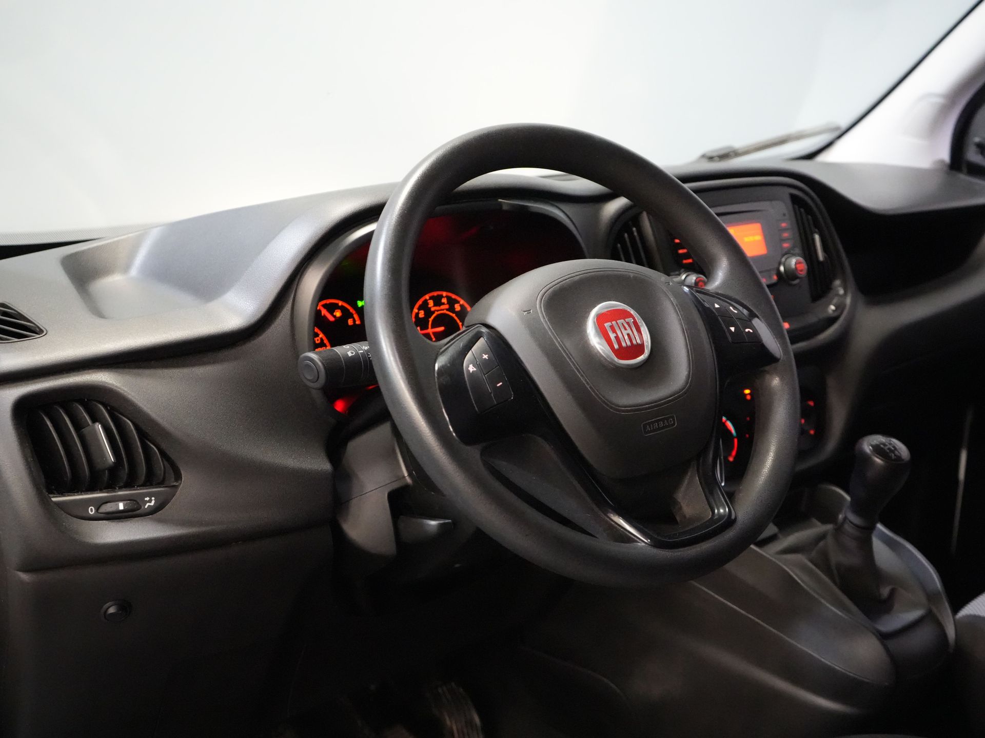 Fiat Dobló Cargo Bestelbus 1.3 MJ BPM VRIJ! 7x Voorraad NL Auto/ Airco/ Bluetooth/ Betimmering