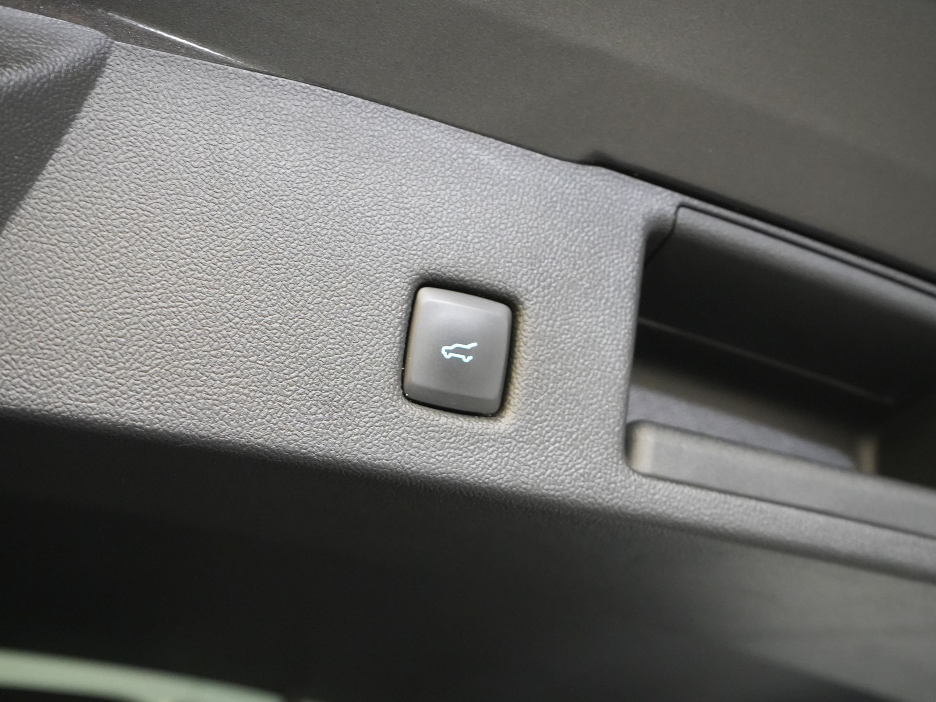 Ford Kuga SUV 2.5 PHEV 225 pk Vignale LED/ Pano/ Adapt.Cruise/ B&O/ Leder/ Elek.Klep/ Head-up/ Memory/ Stoelverw./ Stuurverw./ CarPlay/ 360 Ca