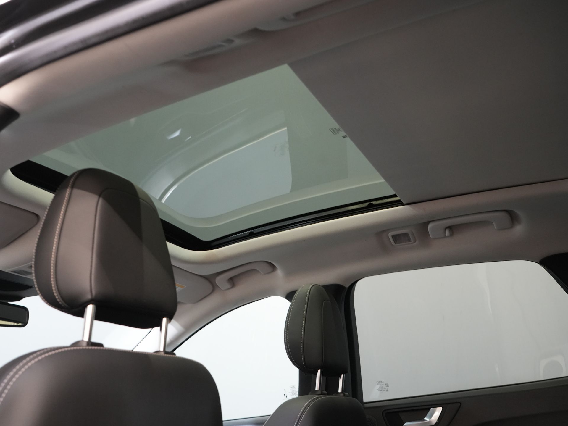 Ford Kuga SUV 2.5 PHEV 225 pk Vignale LED/ Pano/ Adapt.Cruise/ B&O/ Leder/ Elek.Klep/ Head-up/ Memory/ Stoelverw./ Stuurverw./ CarPlay/ 360 Ca