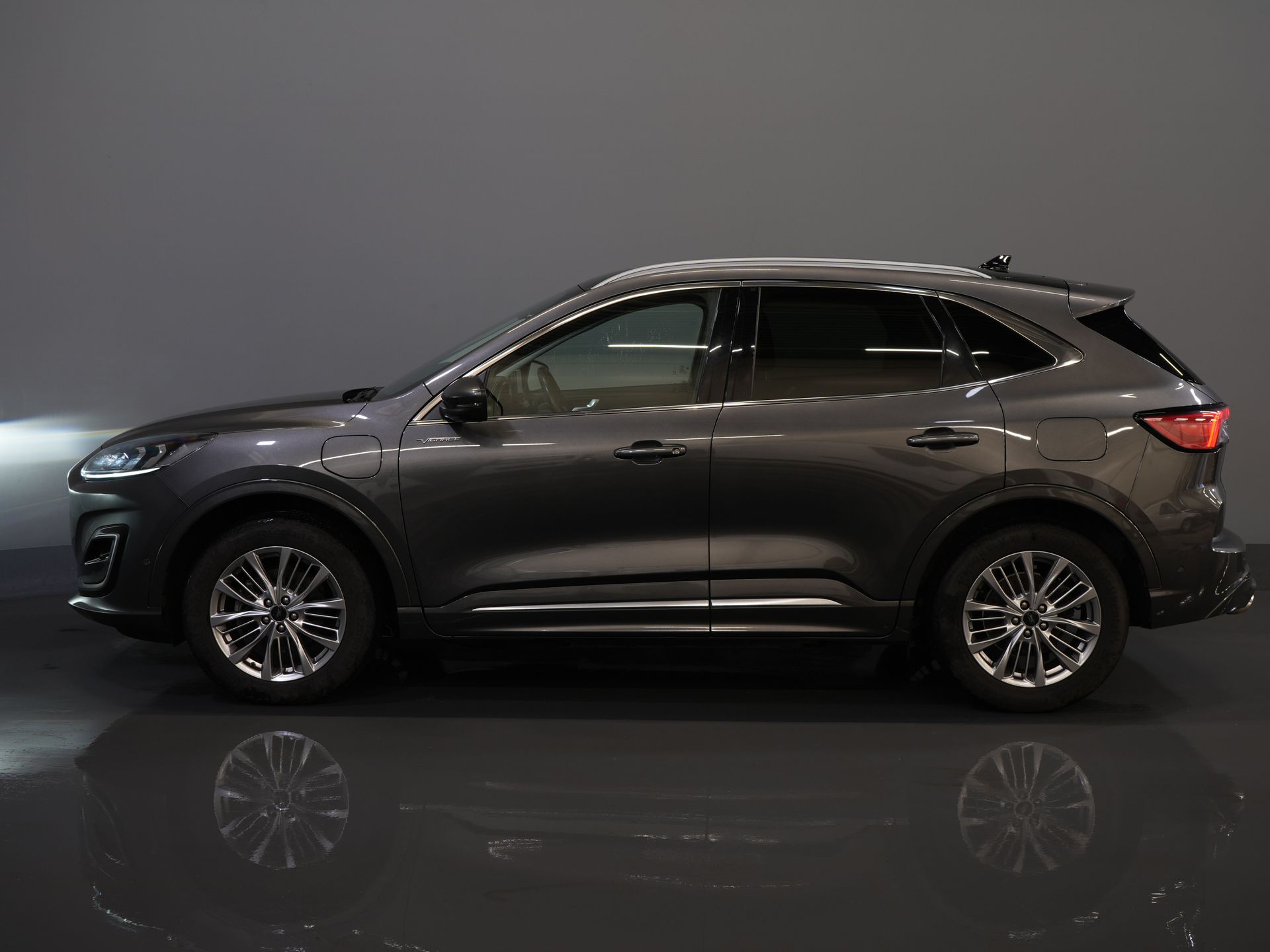 Ford Kuga SUV 2.5 PHEV 225 pk Vignale LED/ Pano/ Adapt.Cruise/ B&O/ Leder/ Elek.Klep/ Head-up/ Memory/ Stoelverw./ Stuurverw./ CarPlay/ 360 Ca