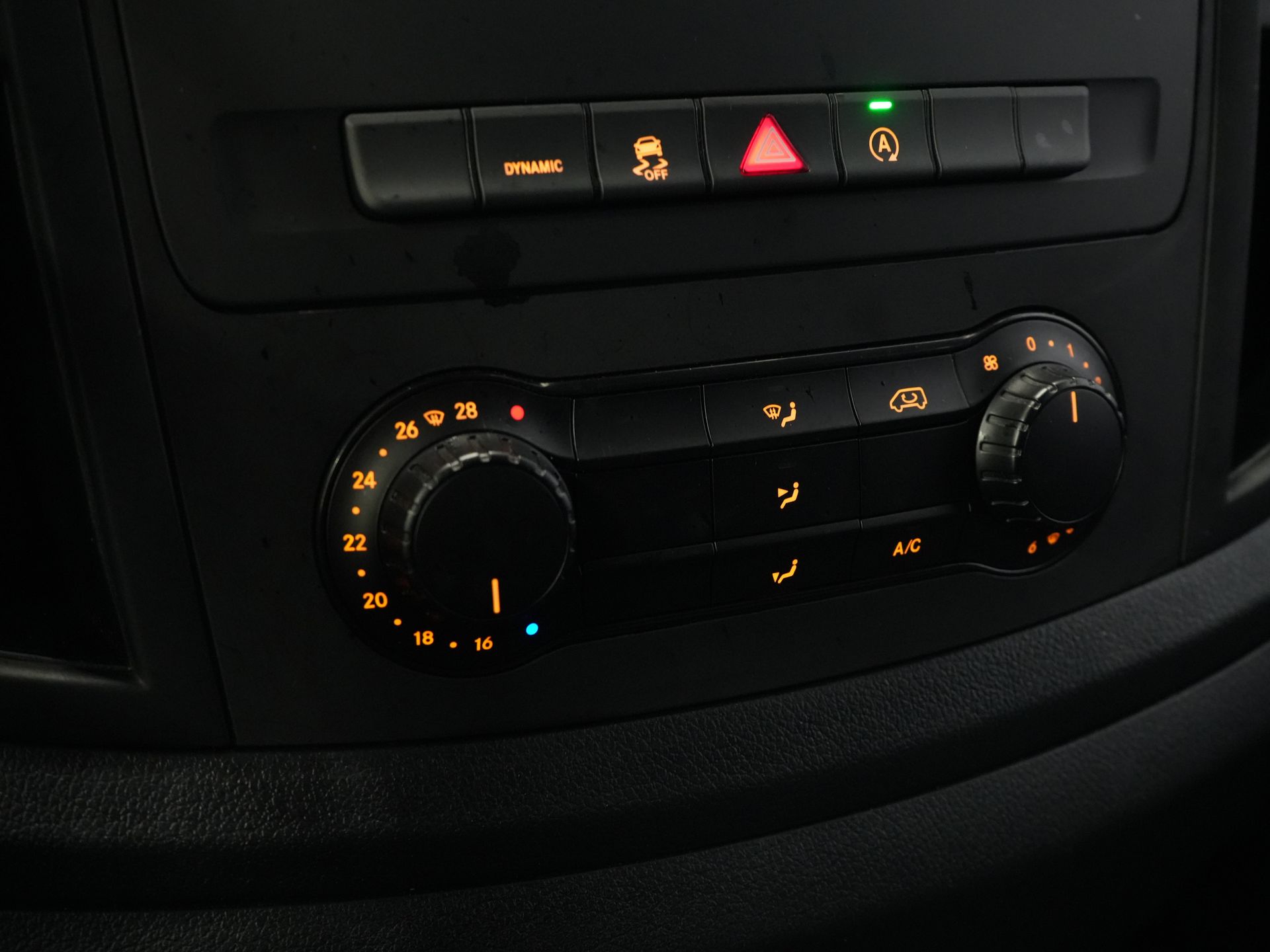 Mercedes-Benz Vito Van 116 CDI Aut. L2 BPM FREE! Carplay/ Seatverw./ 270Gr. Doors/ Cruise/ Airco/ Navi/ Camera/ PDC