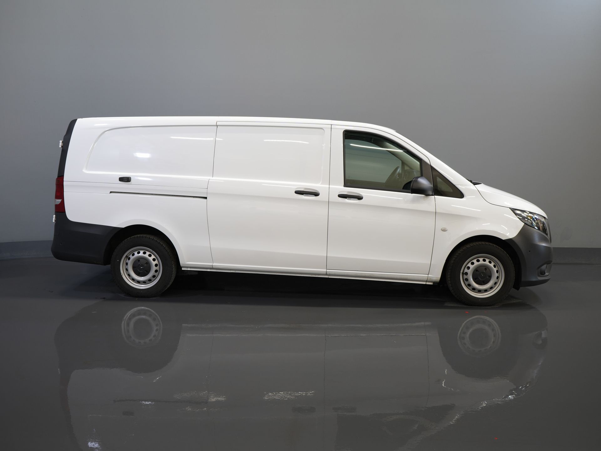 Mercedes-Benz Vito Van 116 CDI Aut. L2 BPM FREE! Carplay/ Seatverw./ 270Gr. Doors/ Cruise/ Airco/ Navi/ Camera/ PDC