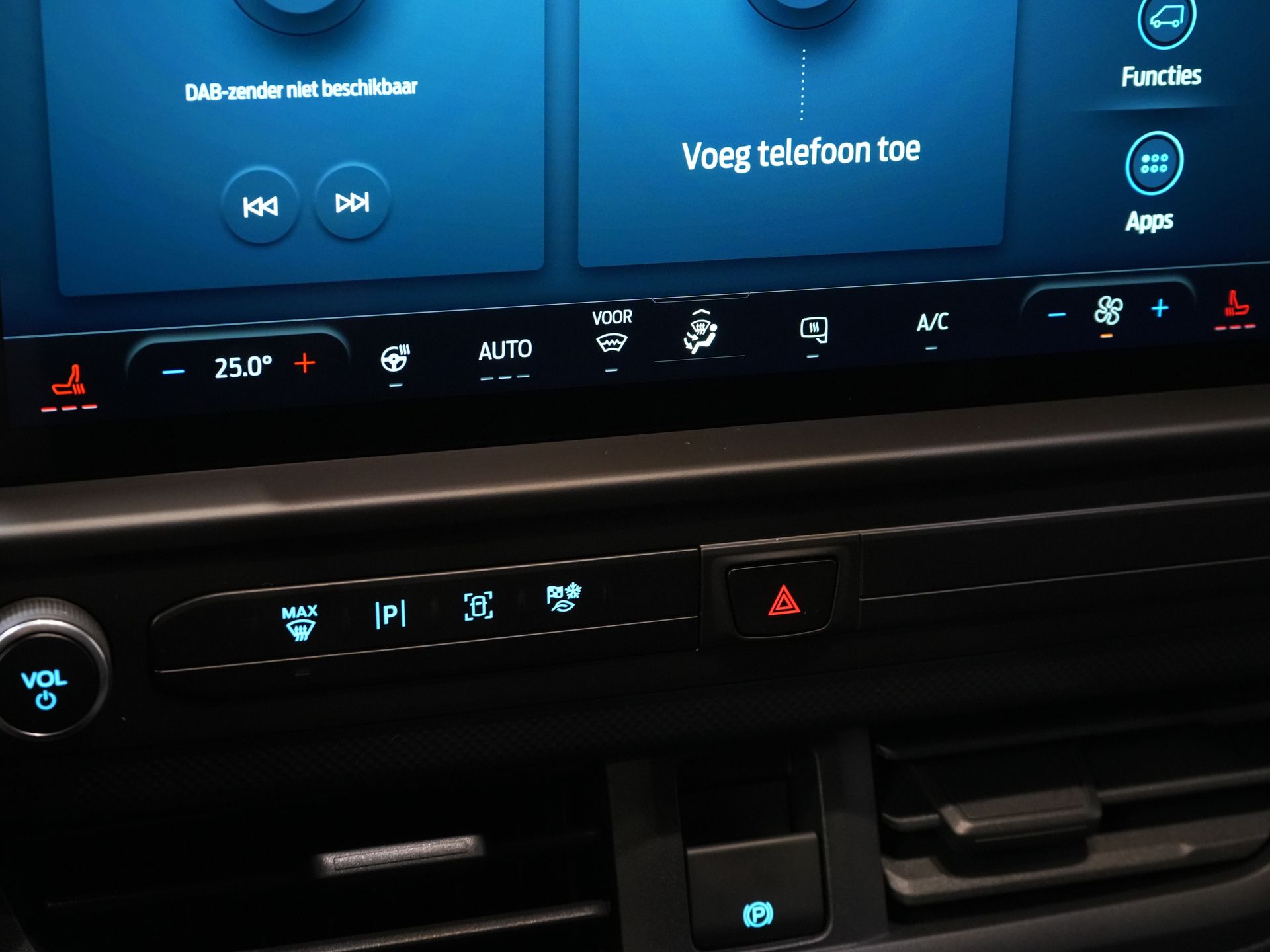 Ford E-Transit Custom Vans 340 L2 65 kWh 330 km WLTP 2.3t Amperaj remorcare/ Încărcător rapid/ LED/ Încălzire stand/ Volan/ Volan/ Parbriz/ Carplay/ Cameră/
