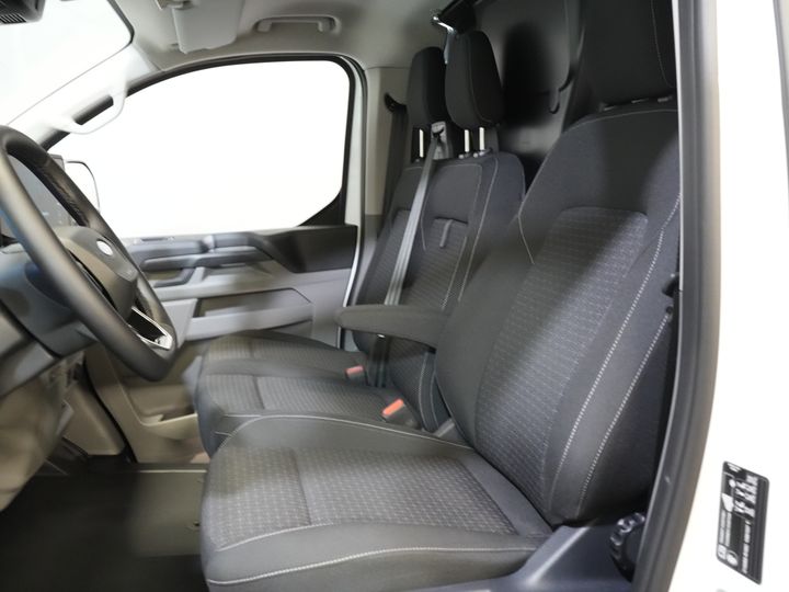 Ford E-Transit Custom Vans 340 L2 65 kWh 330 km WLTP 2.3t Amperaj remorcare/ Încărcător rapid/ LED/ Încălzire stand/ Volan/ Volan/ Parbriz/ Carplay/ Cameră/