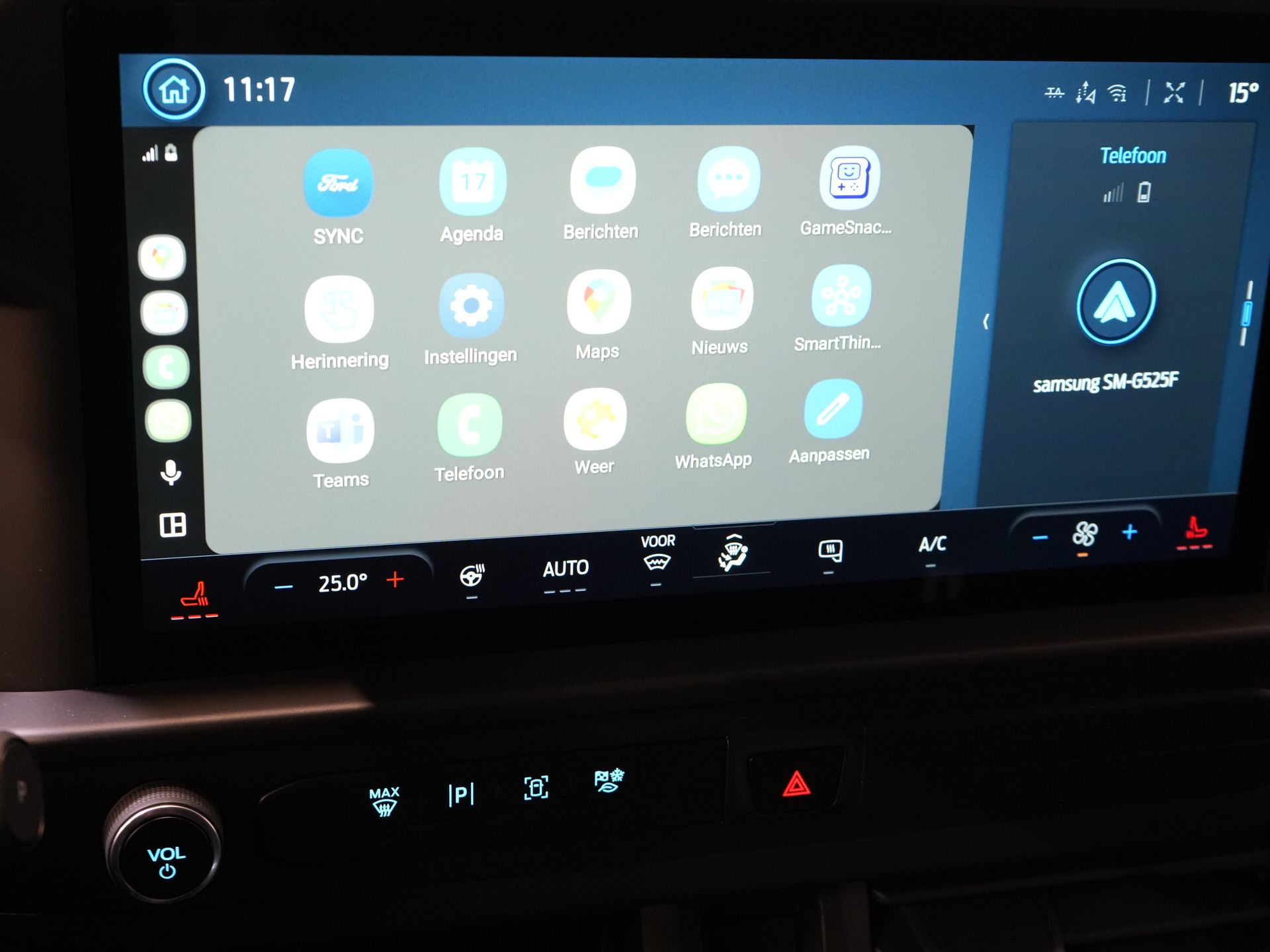 Ford E-Transit Custom Vans 340 L2 65 kWh 330 km WLTP 2.3t Amperaj remorcare/ Încărcător rapid/ LED/ Încălzire stand/ Volan/ Volan/ Parbriz/ Carplay/ Cameră/