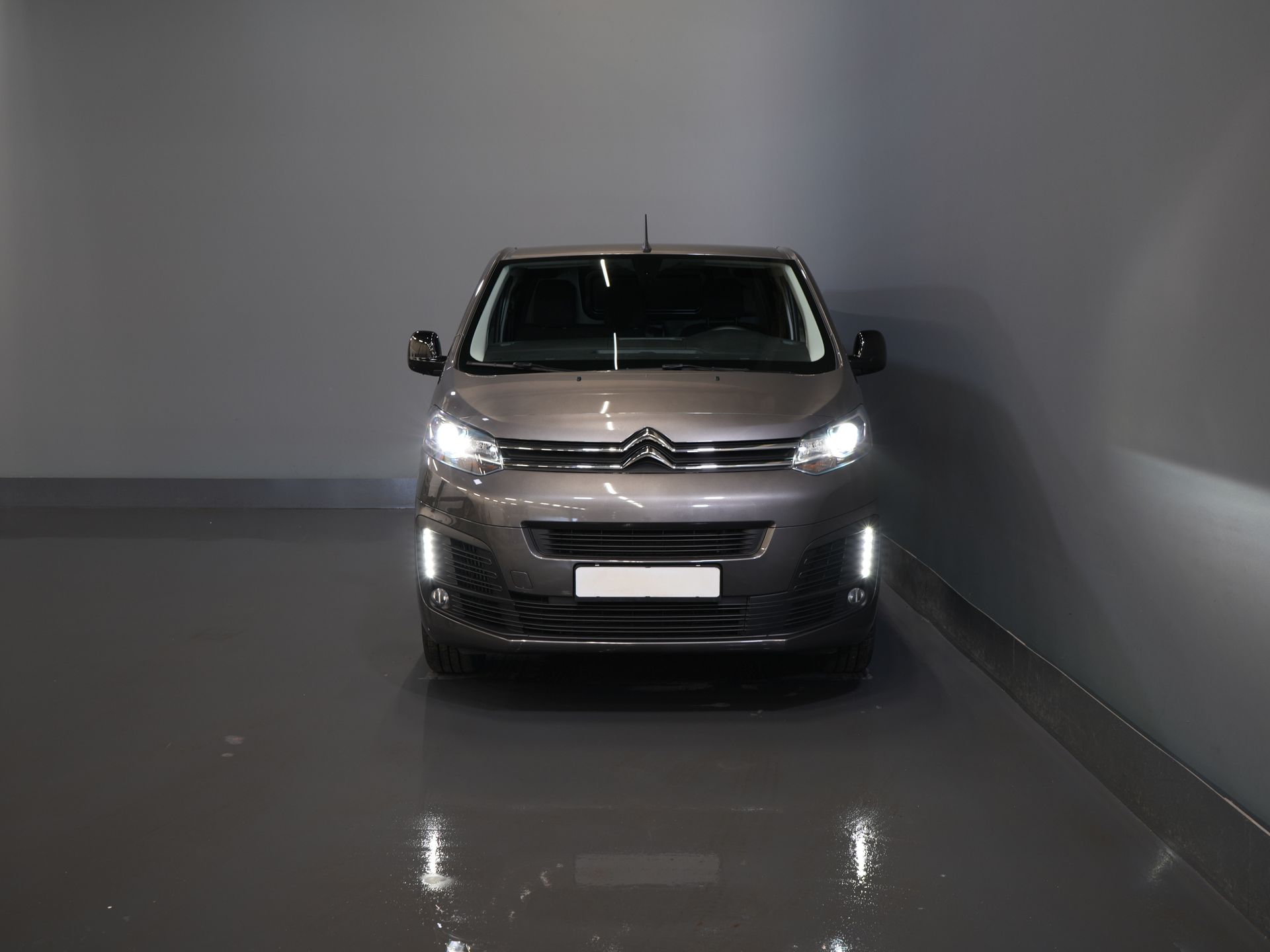 Citroën Jumpy Bestelbus 2.0 HDI 180 pk Aut. L3 2x Schuifdeur/ Carplay/ Camera/ PDC/ LMV/ Cruise/ Airco