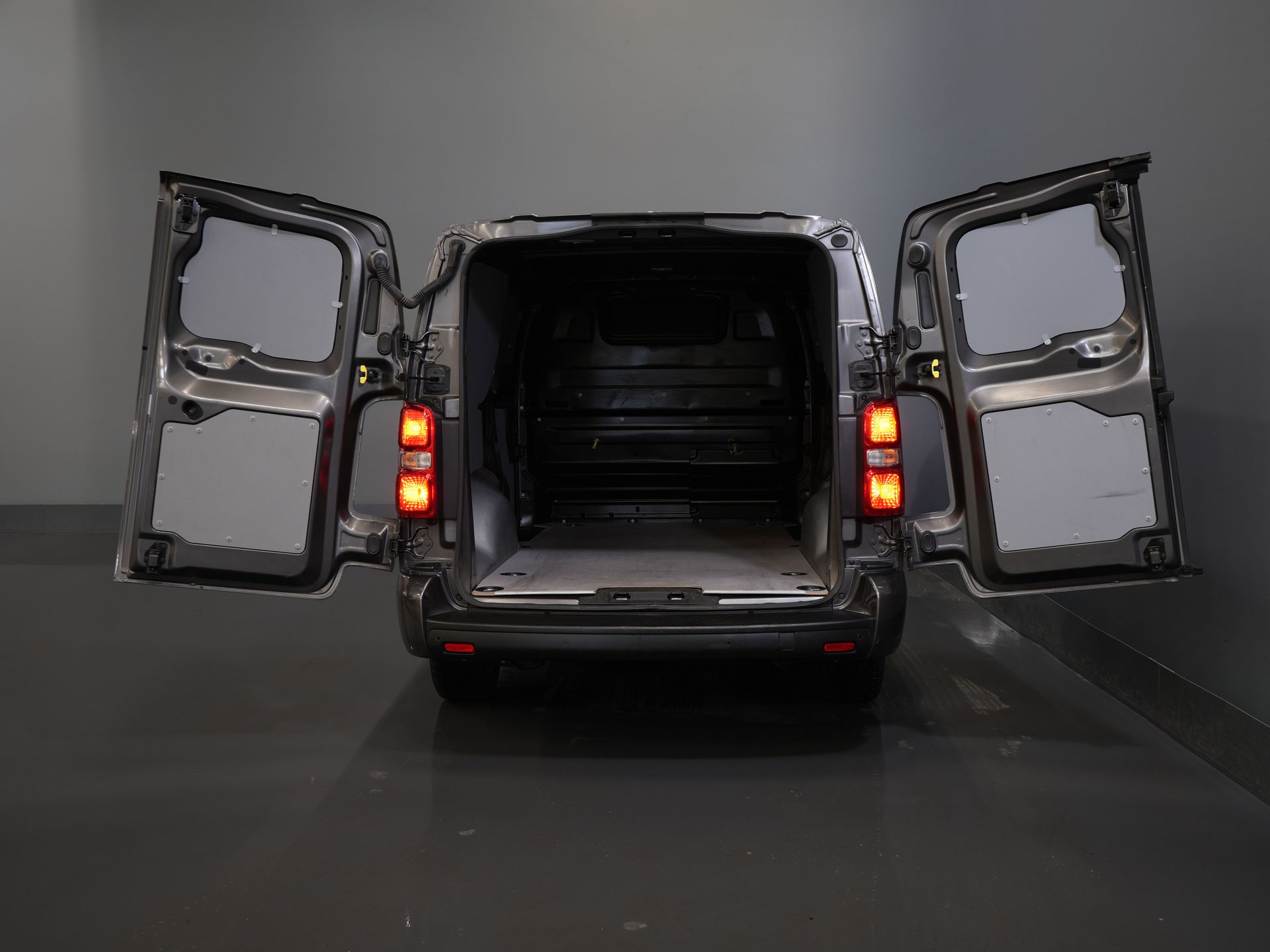 Citroën Jumpy Bestelbus 2.0 HDI 180 pk Aut. L3 2x Schuifdeur/ Carplay/ Camera/ PDC/ LMV/ Cruise/ Airco