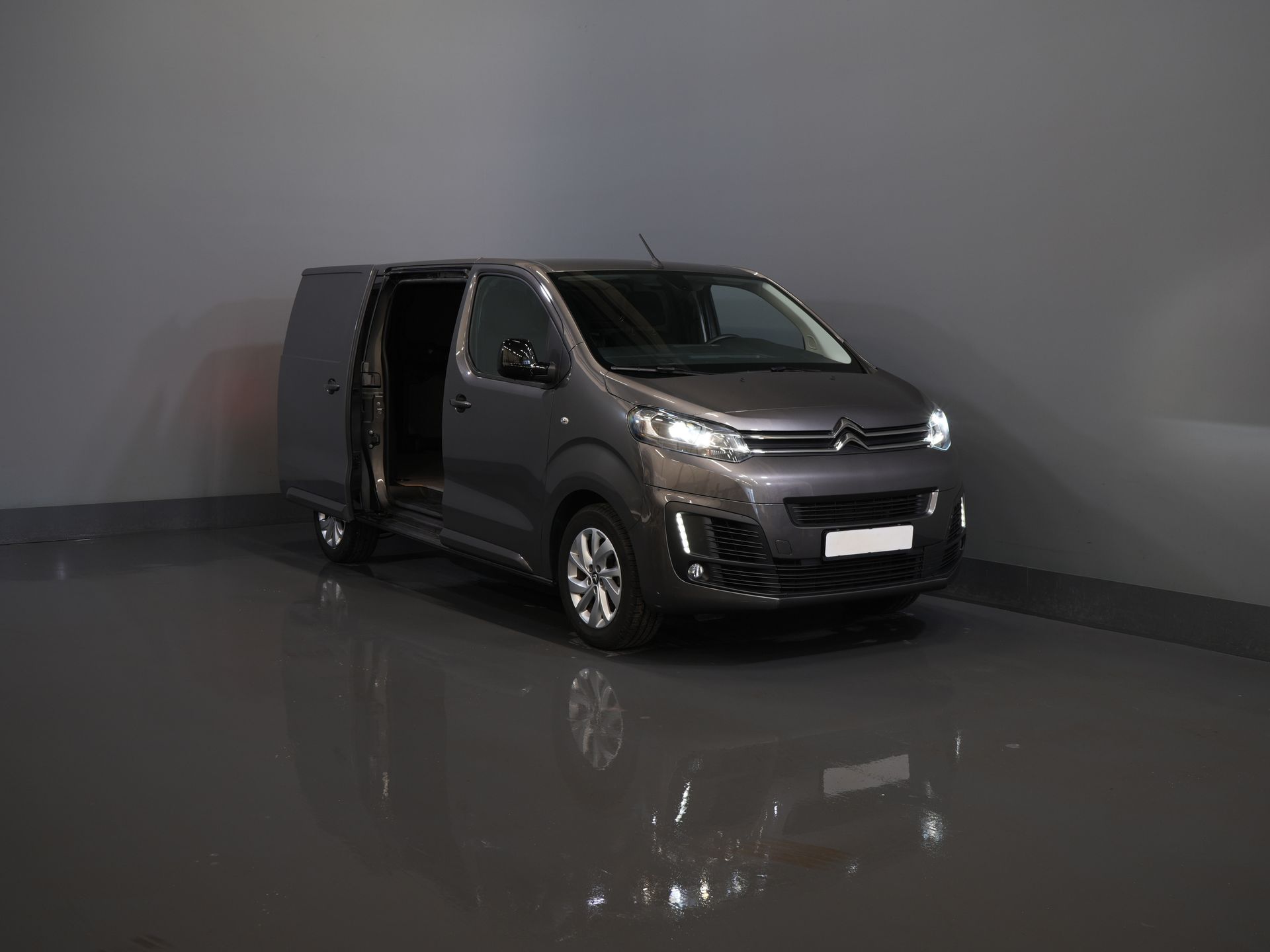 Citroën Jumpy Bestelbus 2.0 HDI 180 pk Aut. L3 2x Schuifdeur/ Carplay/ Camera/ PDC/ LMV/ Cruise/ Airco