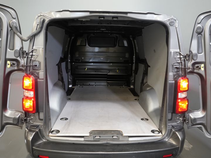 Citroën Jumpy Bestelbus 2.0 HDI 180 pk Aut. L3 2x Schuifdeur/ Carplay/ Camera/ PDC/ LMV/ Cruise/ Airco