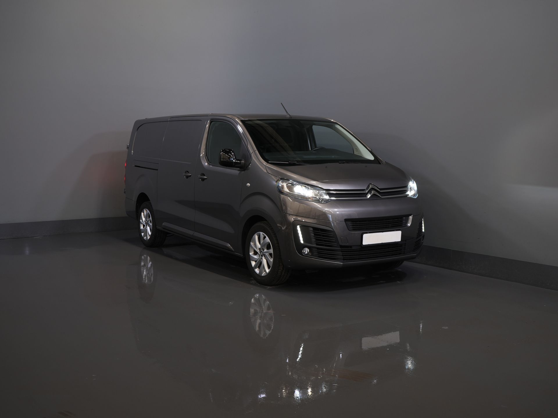 Citroën Jumpy Bestelbus 2.0 HDI 180 pk Aut. L3 2x Schuifdeur/ Carplay/ Camera/ PDC/ LMV/ Cruise/ Airco