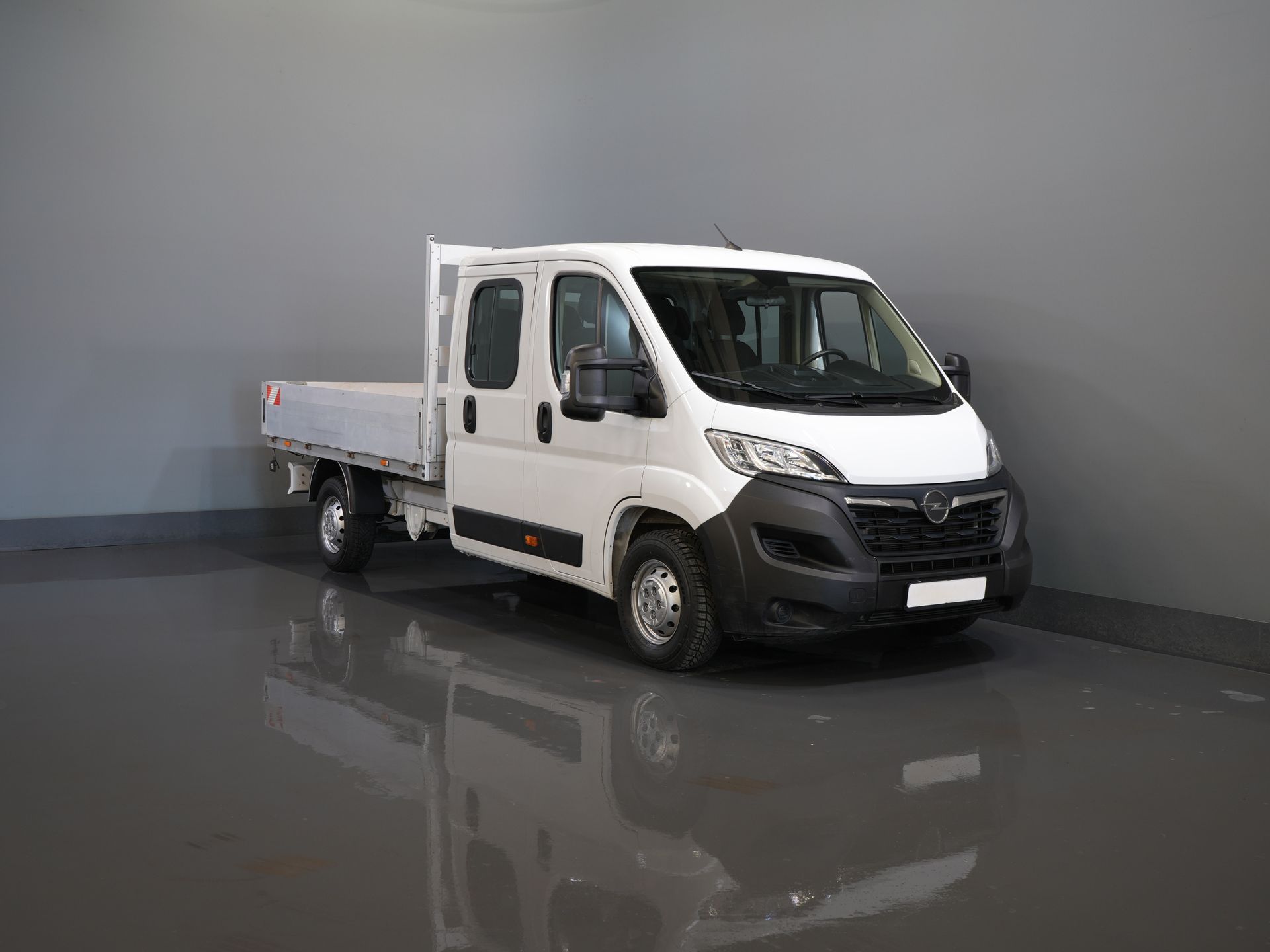 Opel Movano Open laadbak 2.2 140 pk DC Dubbel Cabine Open Laadbak/ 7 Pers./ 2.5t Trekverm./ Cruise/ Airco/ 288x215x35/ Pick up