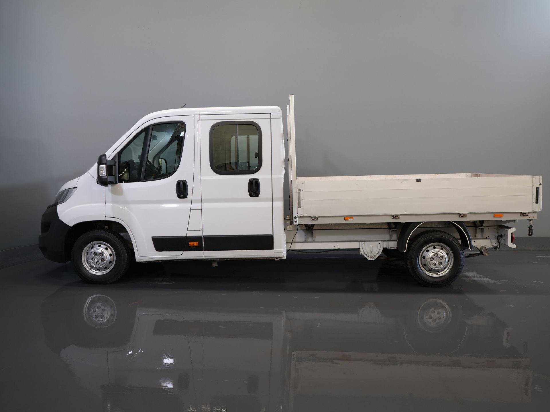 Opel Movano Open laadbak 2.2 140 pk DC Dubbel Cabine Open Laadbak/ 7 Pers./ 2.5t Trekverm./ Cruise/ Airco/ 288x215x35/ Pick up