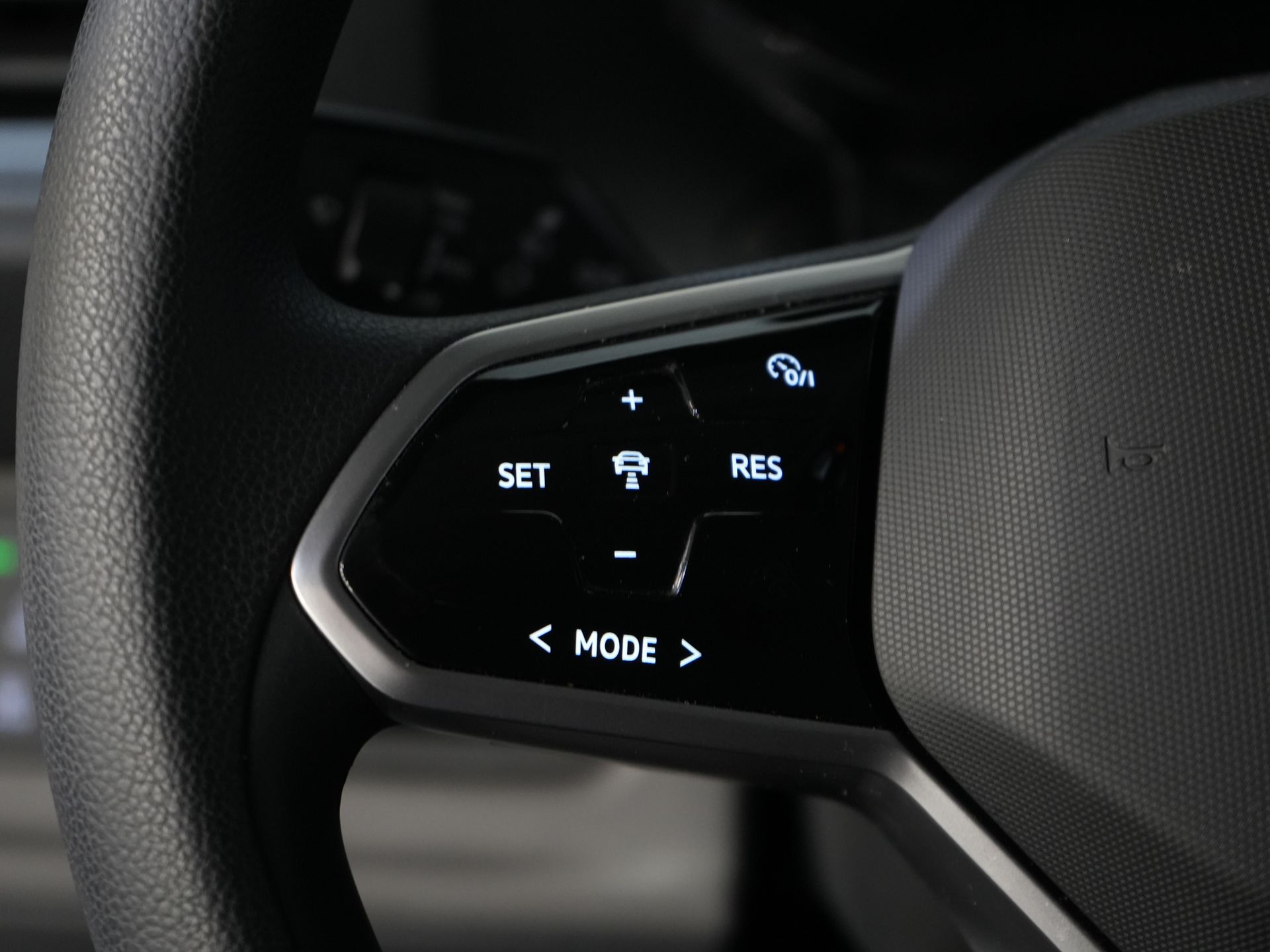 Volkswagen ID. Buzz Van Cargo 77 kWh 423km WLTP LED/ Climă/ Carplay/ Adapt. Cruise/ Seatverw./ Cameră/ PDC