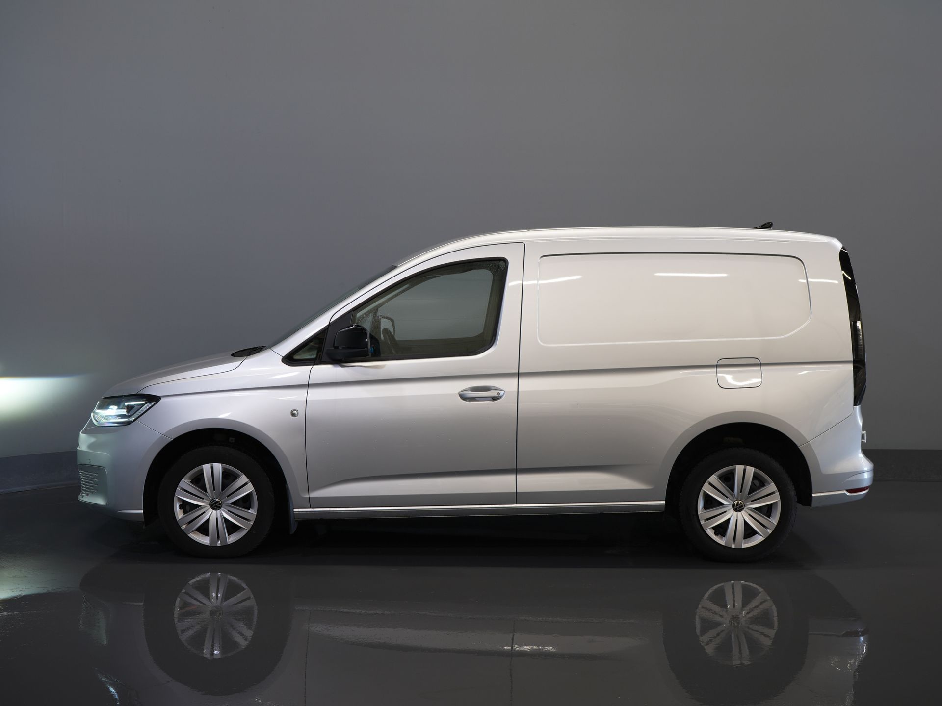 Volkswagen Caddy Cargo Van 2.0 TDI 125 к.с. DSG Aut. LED/ Підігрів підставки/ Carplay/ Підігрів сидінь/ Кондиціонер/ Камера/ Круїз/ PDC