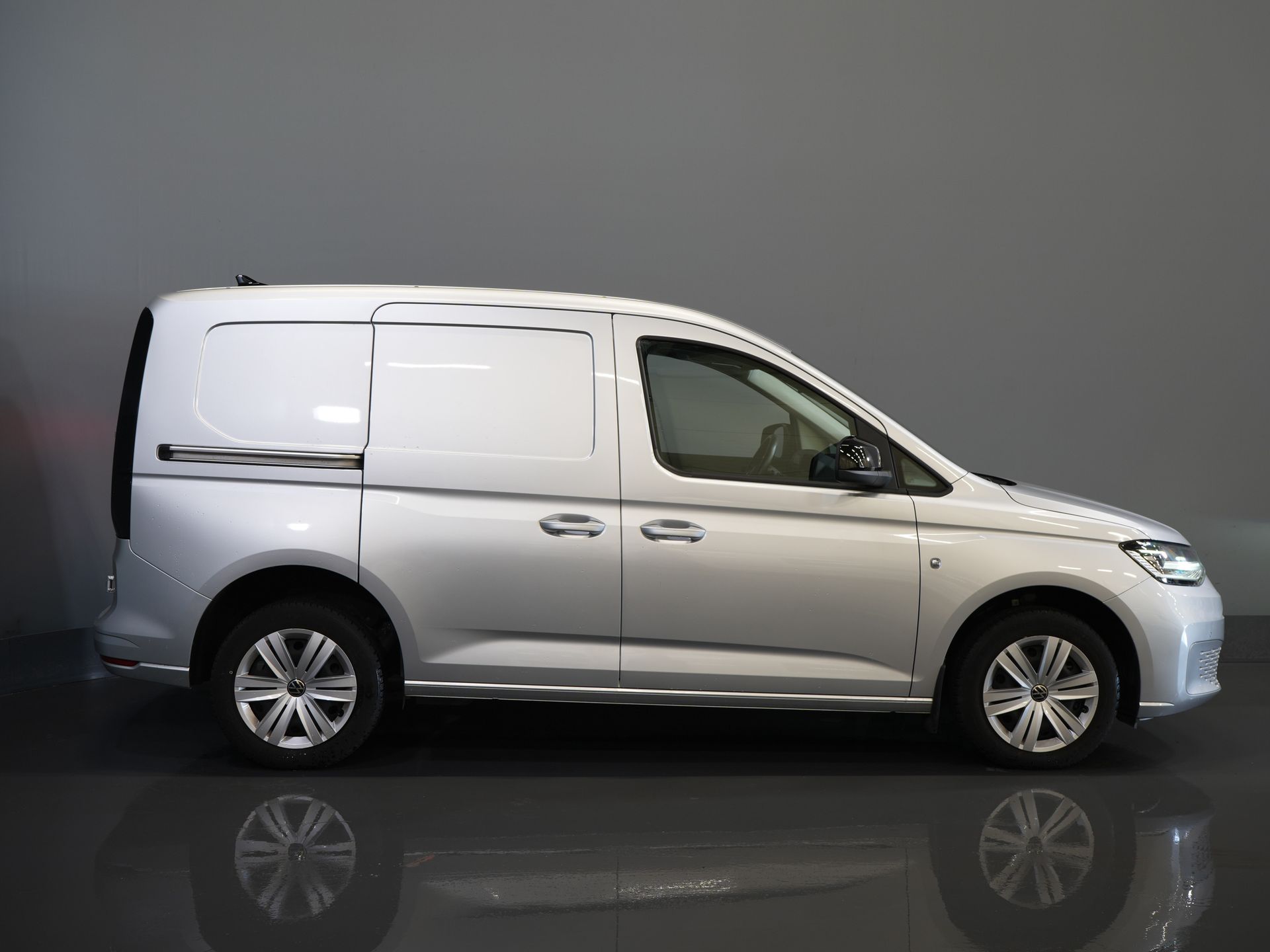 Volkswagen Caddy Cargo Van 2.0 TDI 125 к.с. DSG Aut. LED/ Підігрів підставки/ Carplay/ Підігрів сидінь/ Кондиціонер/ Камера/ Круїз/ PDC